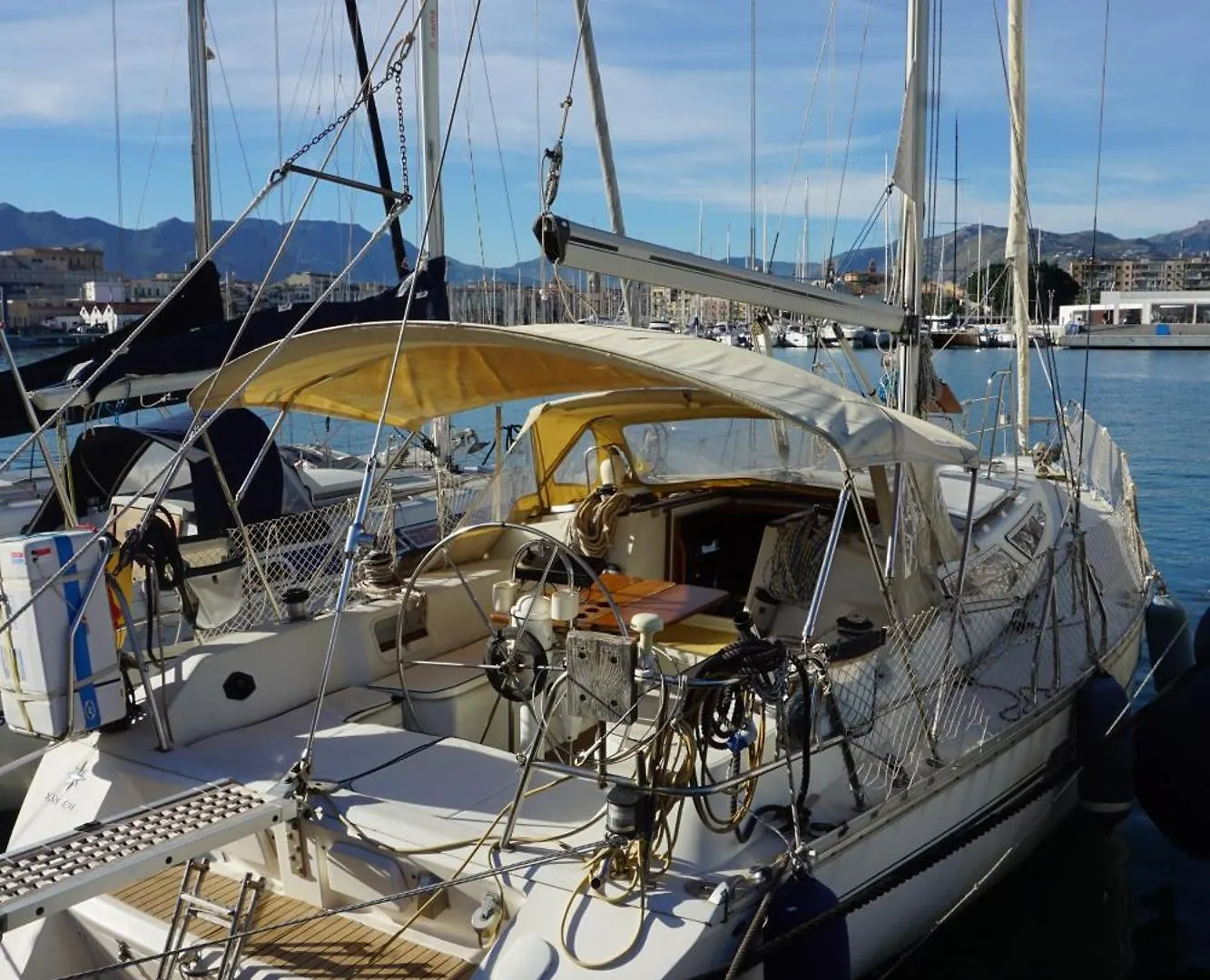 Gloria Sailing Hotel Palermo Botel