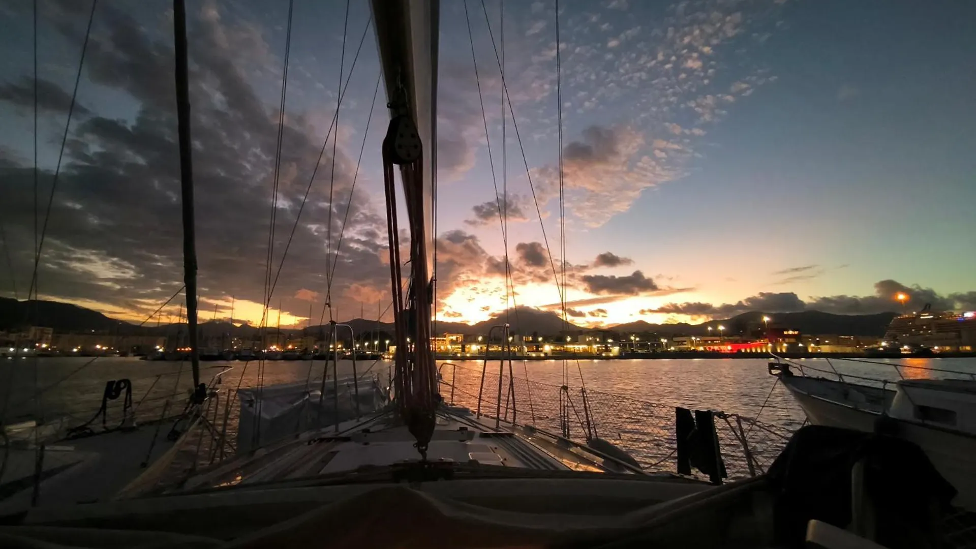 Gloria Sailing Hotel Palermo